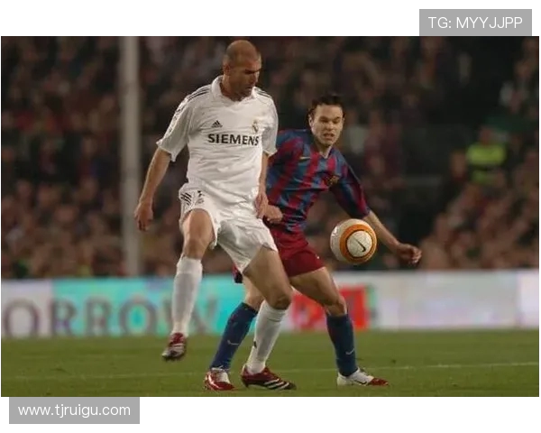 齐内丁·齐达内：从球场传奇到世界足坛智者的辉煌转型与影响