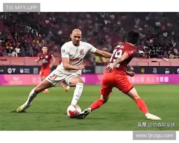 上海海港对阵成都蓉城全力争胜 激烈角逐点燃中超赛季新篇章 上海海港对阵成都蓉城全力争胜 激烈角逐点燃中超赛季新篇章