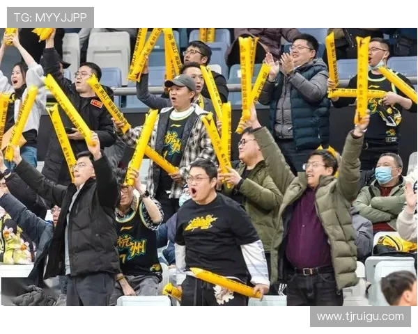 天津先行者鏖战赛场展现团队实力激发球迷热情引燃新赛季激情