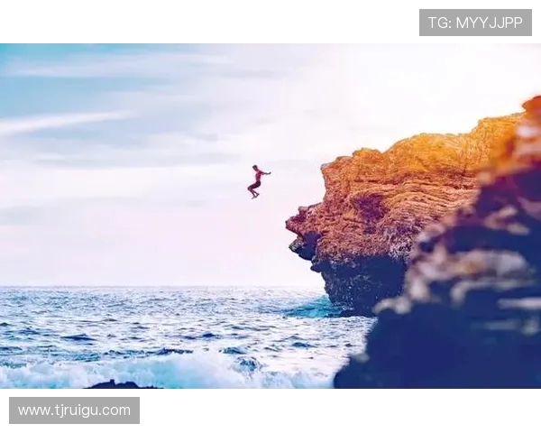 探索跳水运动的力量与美感展现人类勇气技巧与极限挑战之融合