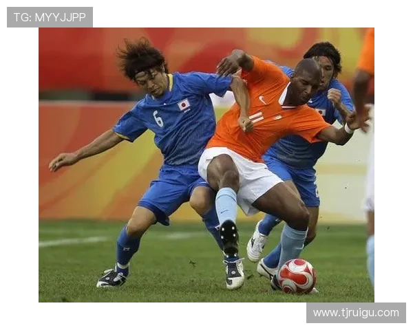 南京足球队包夹战术的优缺点分析与未来发展方向探讨