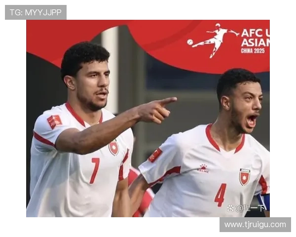 U20辽宁队与新疆队激战正酣青年篮球赛场上的精彩对决引人瞩目 U20辽宁队与新疆队激战正酣青年篮球赛场上的精彩对决引人瞩目